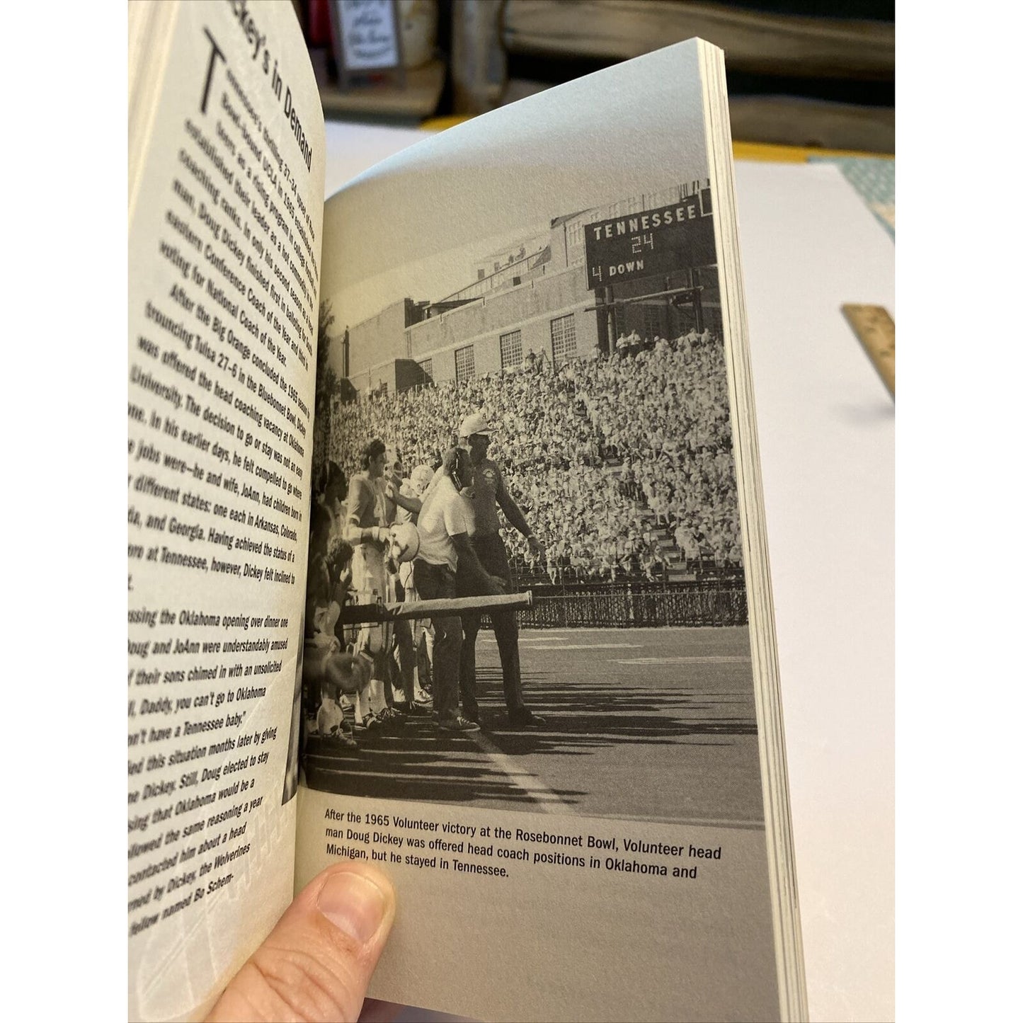 Tennessee Volunteers: Colorful Tales of the Orange and White by Moore, Randy
