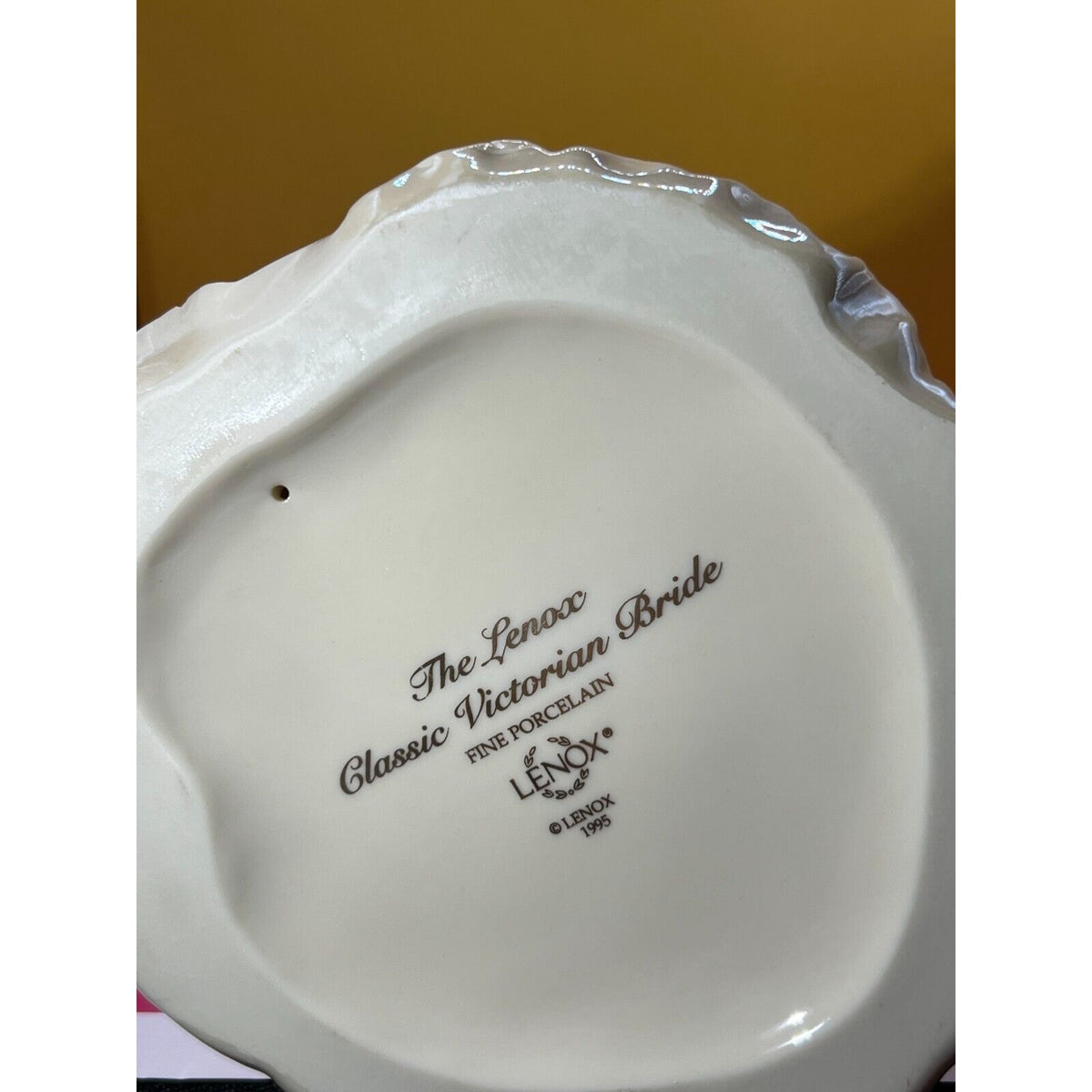 Lenox Classic Victorian Bride Fine Porcelain 1995 Beautiful Excellent Condition