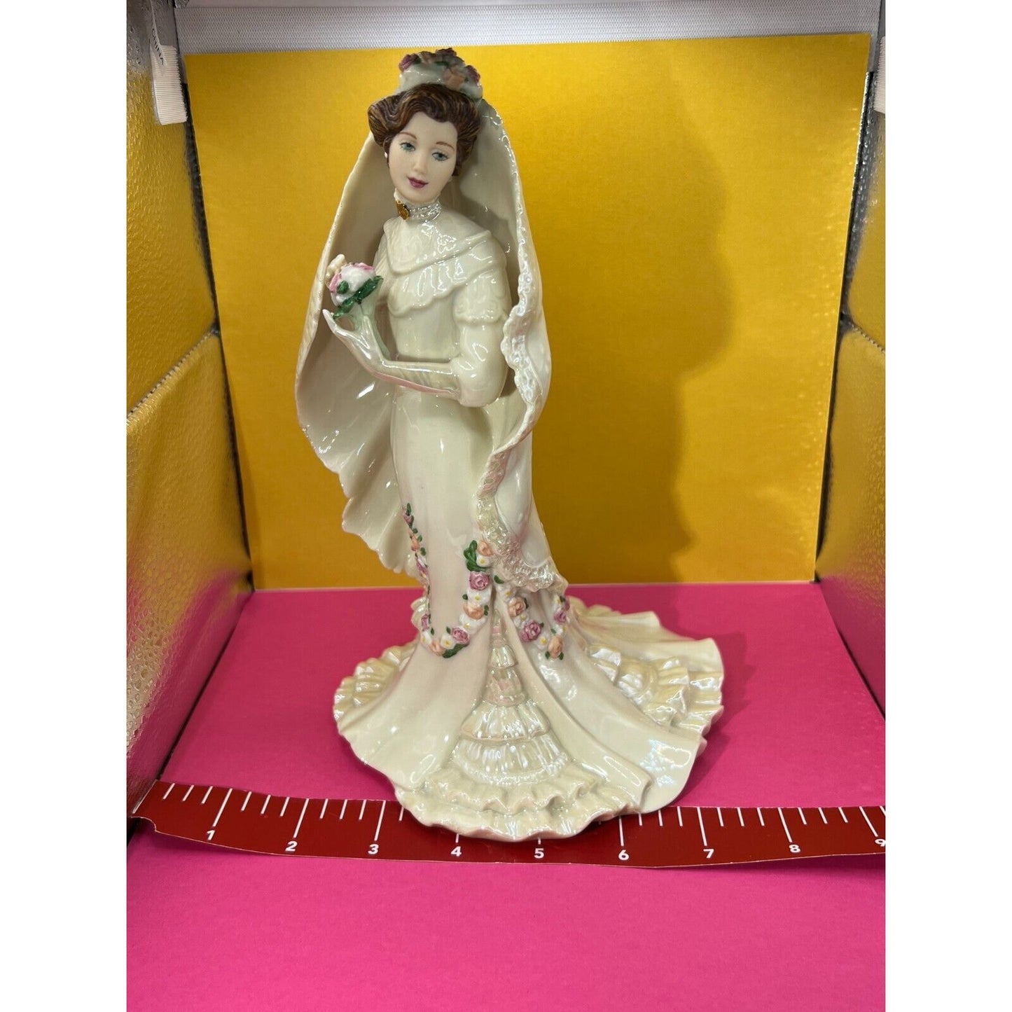 Lenox Classic Victorian Bride Fine Porcelain 1995 Beautiful Excellent Condition