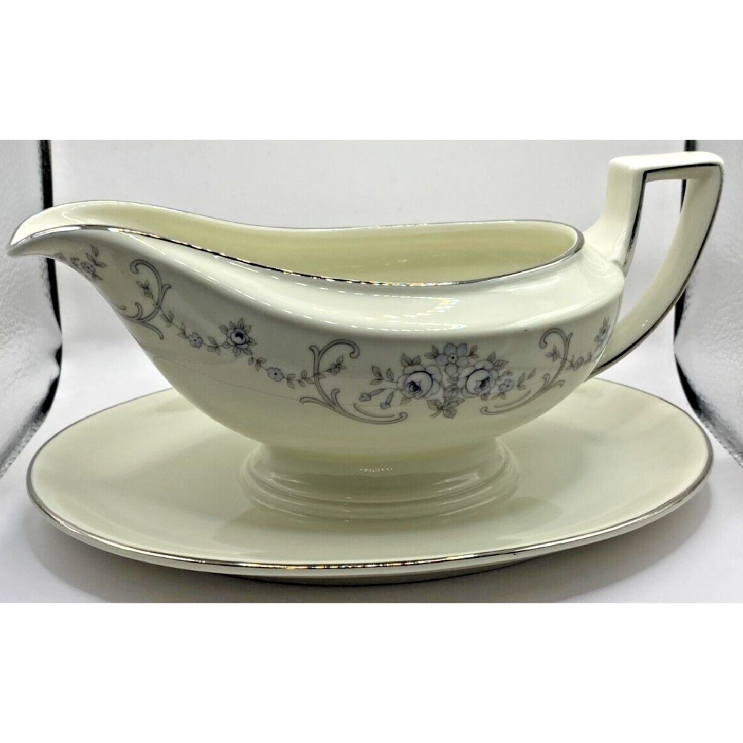 Johann Haviland Bavaria Germany Fine China Gravy Boat with Attached Underplate.
