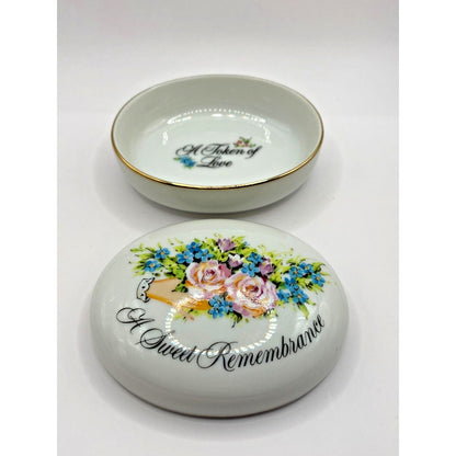 A Sweet Remembrance Trinket Box by Avon- Valentines Day 1982