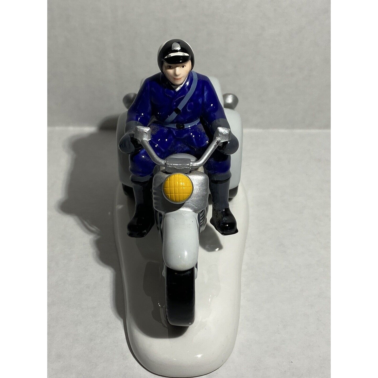 DEPT 56 HARLEY DAVIDSON PATROLLING THE ROAD 54971 No box