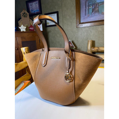 MICHAEL KORS PORTIA SMALL BUCKET TOTE LEATHER BAG NWOT