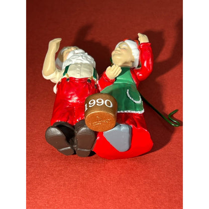 Hallmark Ornament 1990 Mr. and Mrs. Claus #5 Popcorn String