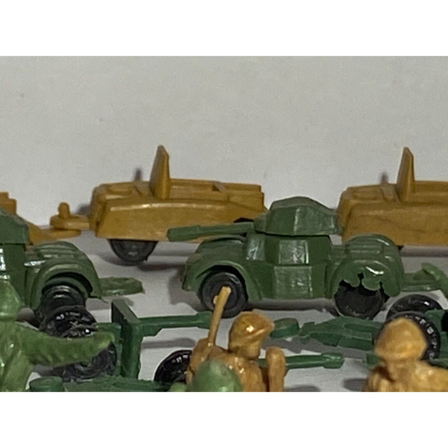 Miniature Army Men Vintage Tanks Infantry Trucks Artillery Plastic