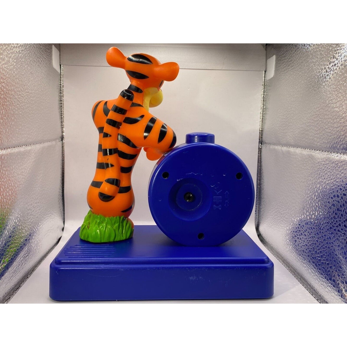 Disney Fantasma Winnie The Pooh Tigger Alarm Clock Makes Tigger Sounds