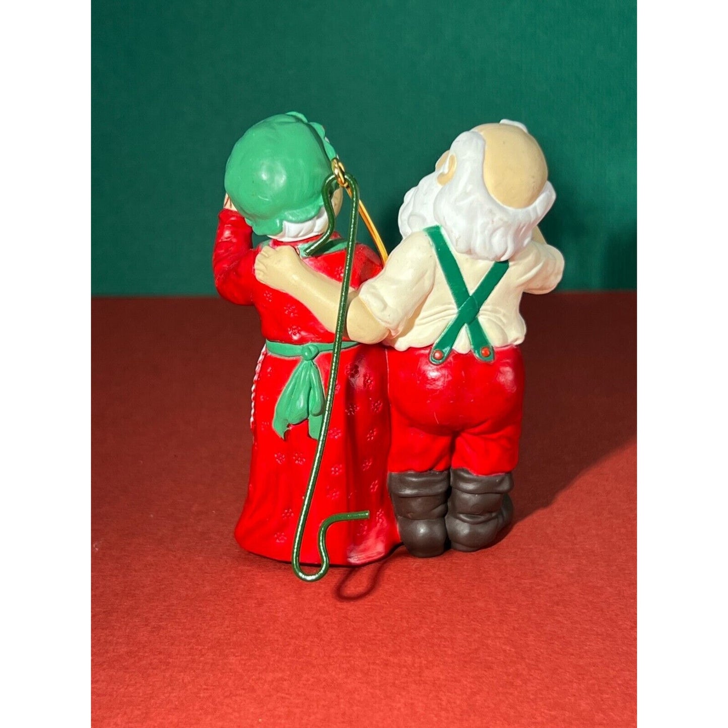 Hallmark Ornament 1990 Mr. and Mrs. Claus #5 Popcorn String