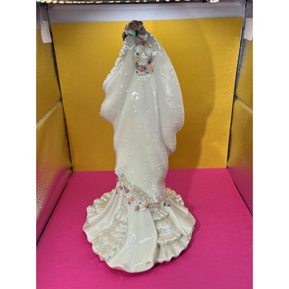 Lenox Classic Victorian Bride Fine Porcelain 1995 Beautiful Excellent Condition