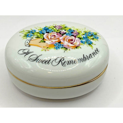 A Sweet Remembrance Trinket Box by Avon- Valentines Day 1982