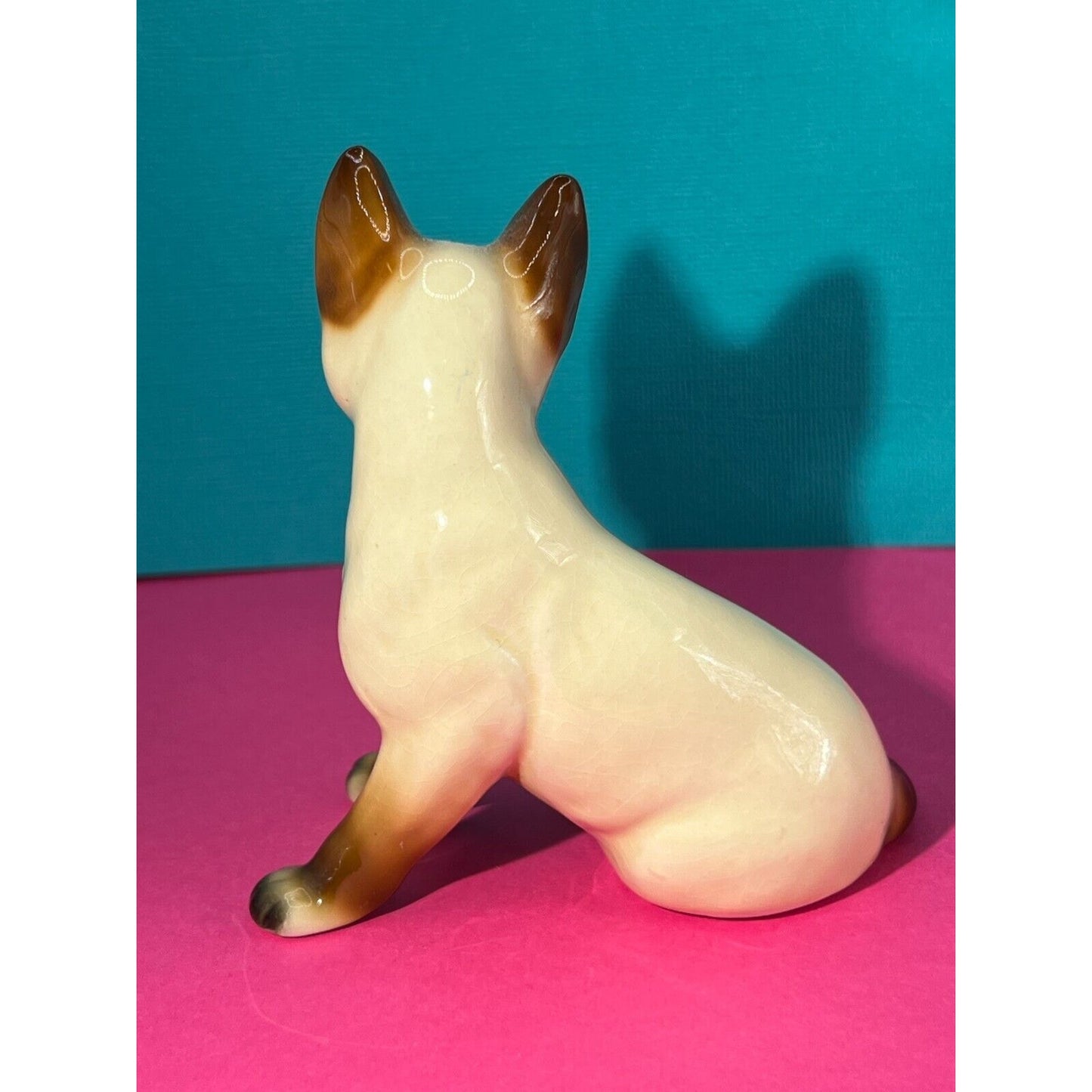 Harvey Knox Porcelain Siamese Sitting Cat Style #1147-1A81 4inch tall