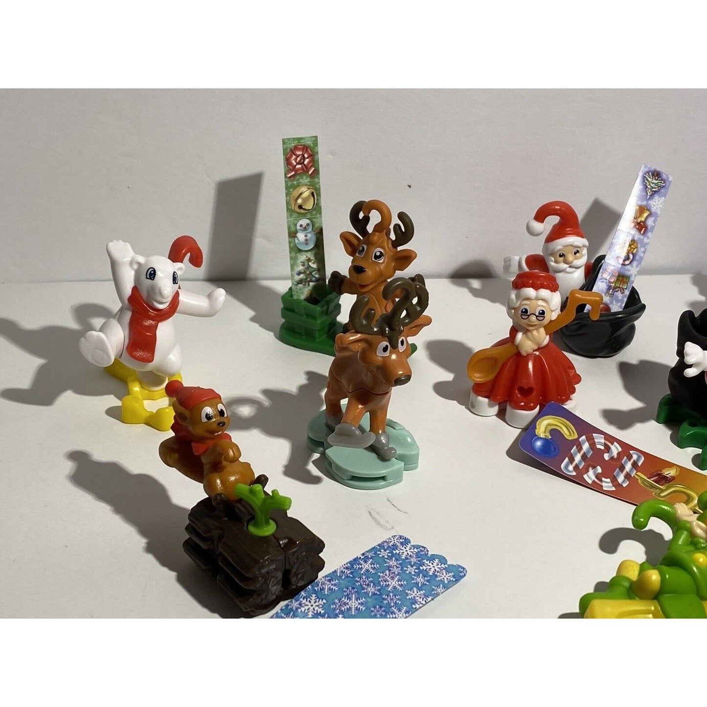 CHRISTMAS 2023 COMPLETE SET 12 FIGURES WITH PAPERS KINDER JOY SURPRISE EGG TOYS