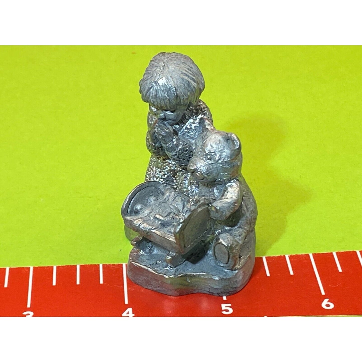 Michael Ricker Pewter 2001 Christmas "The Gift of Love" Girl praying