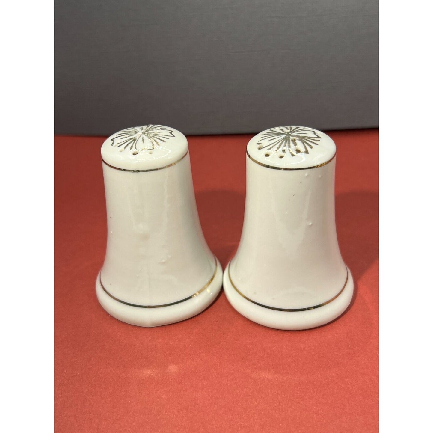 Salt and Pepper Shakers Stone Mountain Georgia Souvenir 2.5" tall Ceramic