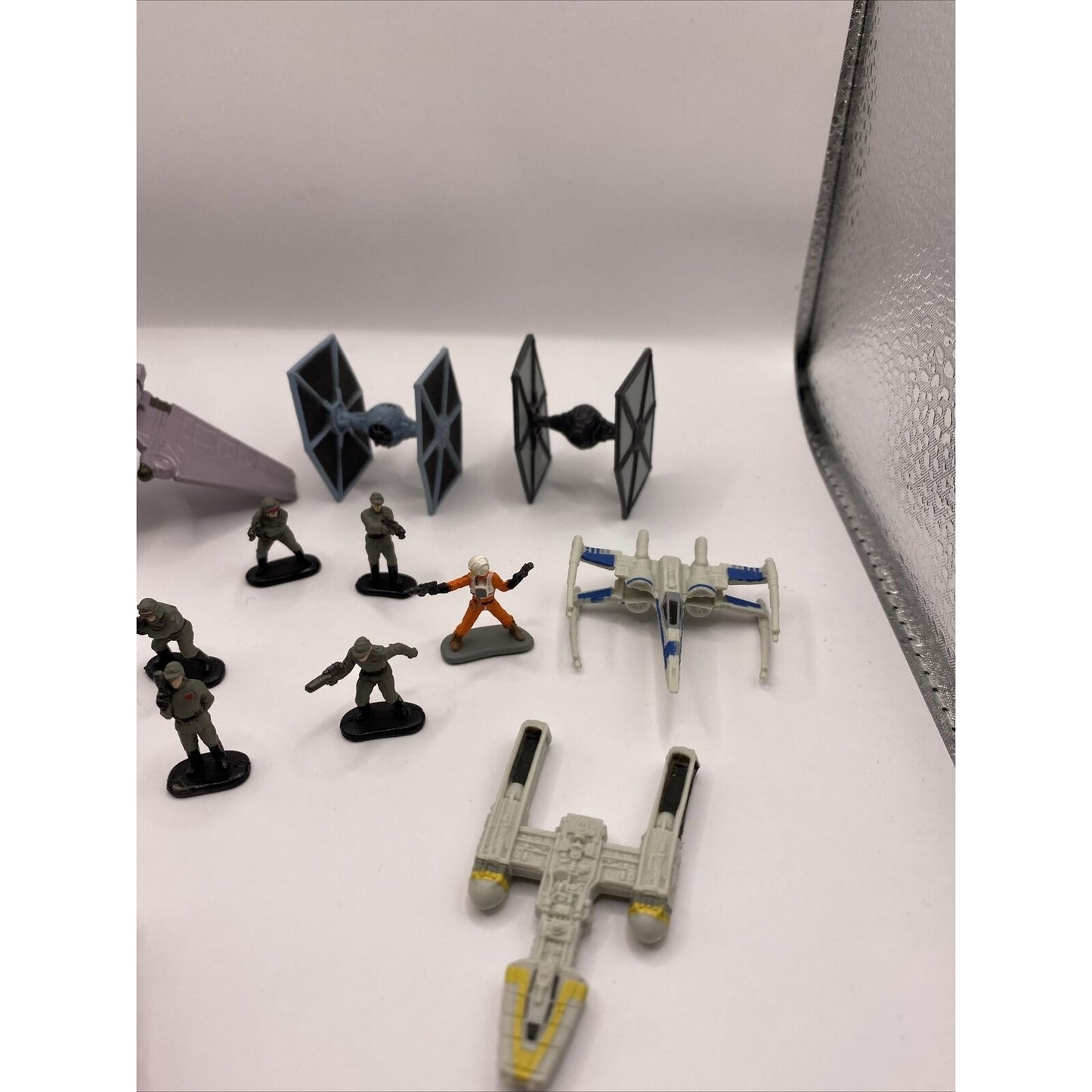 Star Wars Mini Figure Lot of 20 Figurines Tie Fighter X Wing Etc Hasbro