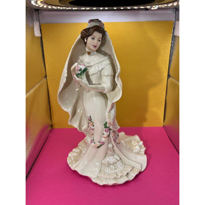 Lenox Classic Victorian Bride Fine Porcelain 1995 Beautiful Excellent Condition