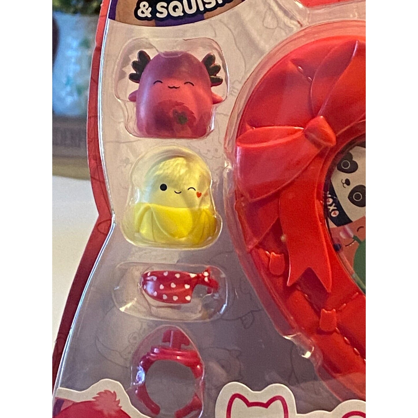 Original Squishmallows 4 Squish-a-longs + 3 Accessories + Red/Dark Pink Case