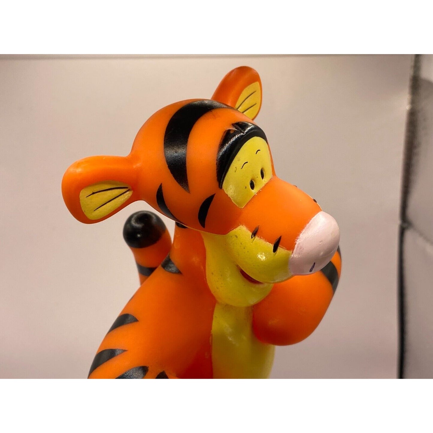 Disney Fantasma Winnie The Pooh Tigger Alarm Clock Makes Tigger Sounds