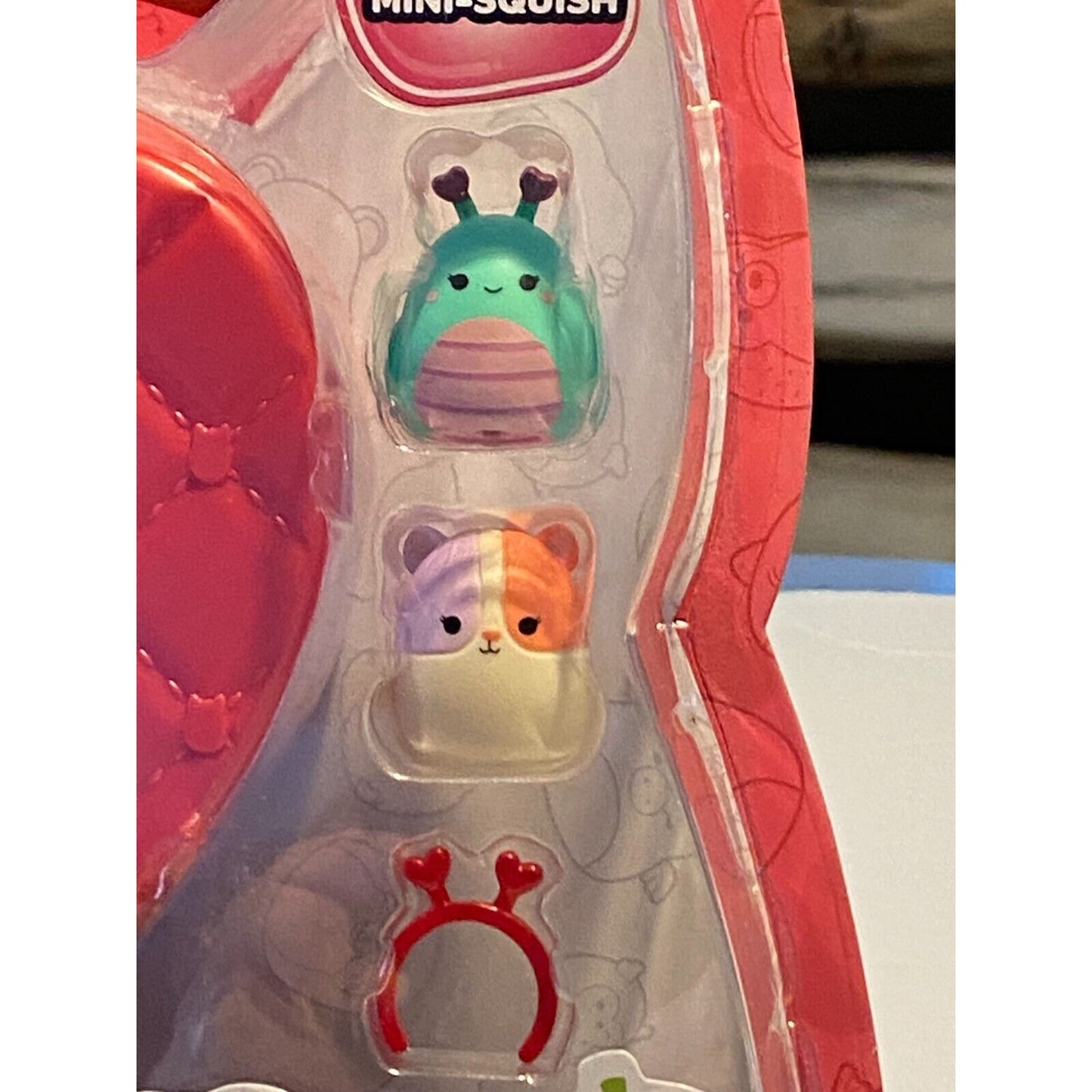 Original Squishmallows 4 Squish-a-longs + 3 Accessories + Red/Dark Pink Case