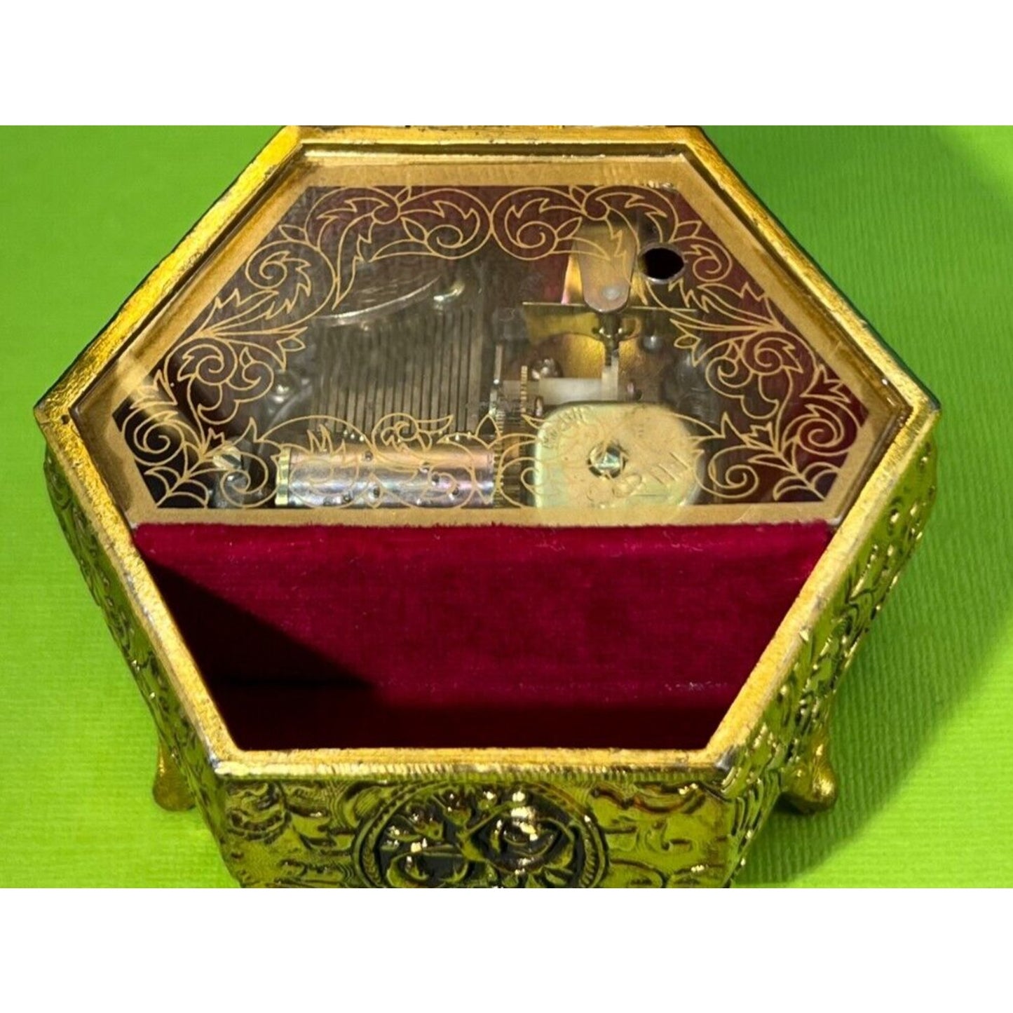 Victorian Courting Gentleman MUSIC BOX Sankyo Vintage Made in Japan