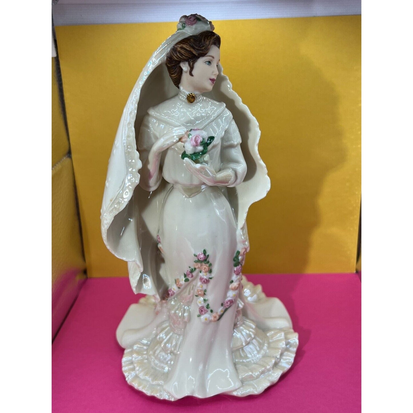 Lenox Classic Victorian Bride Fine Porcelain 1995 Beautiful Excellent Condition