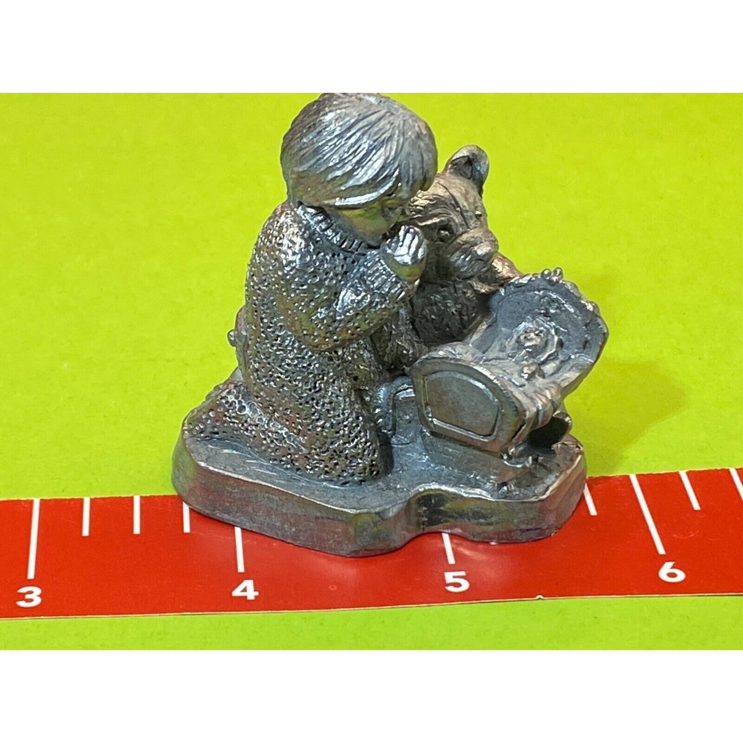 Michael Ricker Pewter 2001 Christmas "The Gift of Love" Girl praying