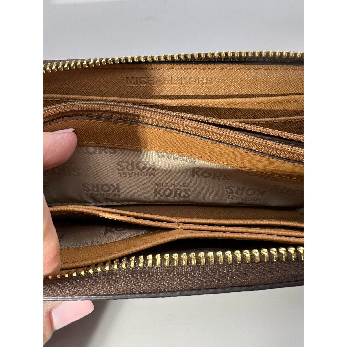 Michael Kors Wallet Signature Pattern